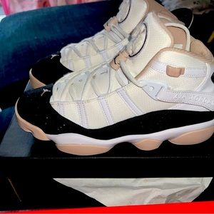 Jordan 6 rings , WHITE/BLACK-FOSSIL STONE , 8.5 men . (Wore only twice)
